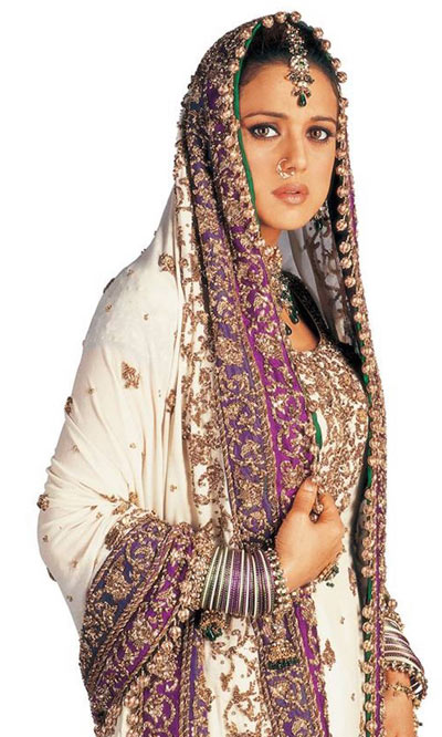 Rani Mukherjee, 3KG | Bollywood wedding, Indian wedding outfits, Bollywood  dress